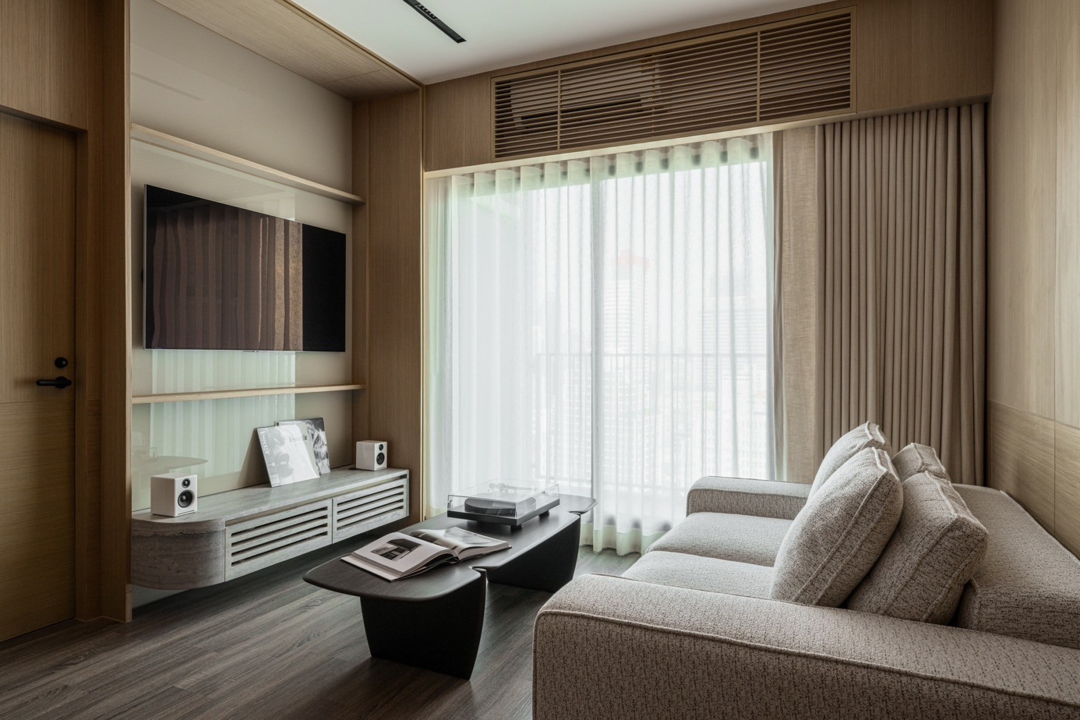 LINE_ALBUM_ideo chula samyan_250312_10